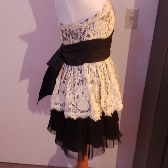 Betsy Johnson dress - Picture 4 of 8